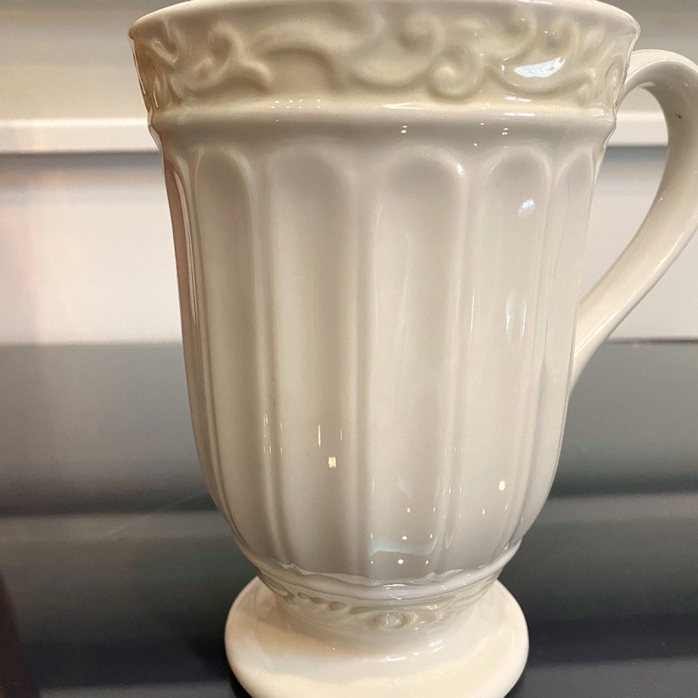 LENOX BUTLER PANRY MUGS #5 Excellent Condition the sixth is free has small stain